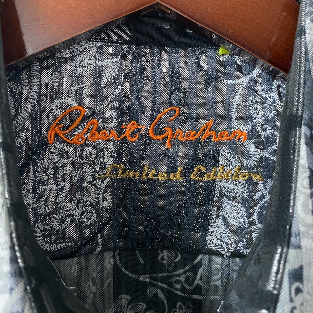 Robert Graham Mens dress shirt, Large.